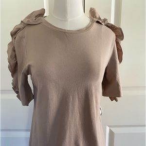 Loose t shirt beige, frill detail on sleeve